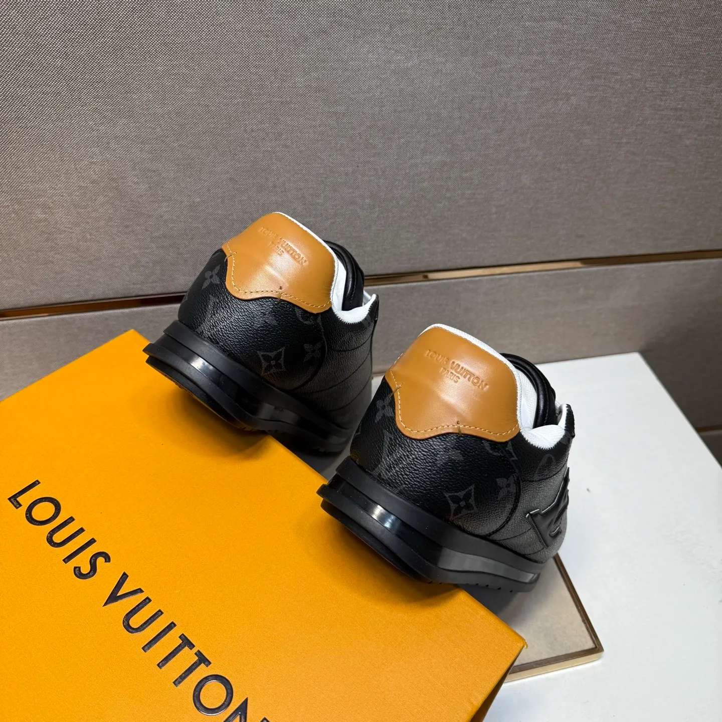 Men's men's shoes 💰pp560 [LV～] Men's casual shoes 2025z cabinet sales simultaneously 🔶Size: 38-44 #️⃣ 🔷2 colors🔜The upper is made of multi-material splicing➕Mesh lining, comfortable and breathable, sole: original comfortable and wear-resistant outsole, ⚠️real thing📱photographed🎬real thing is better📢📢📢